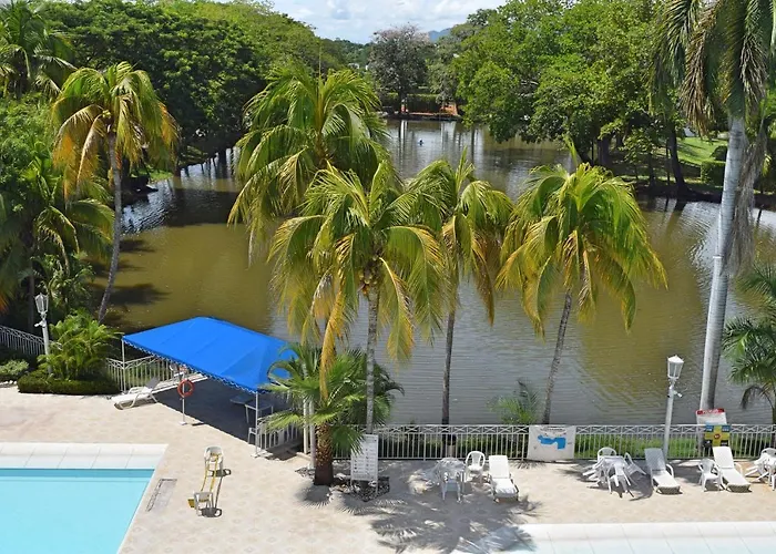 Cristales, Condominio Lagos Del Penon
